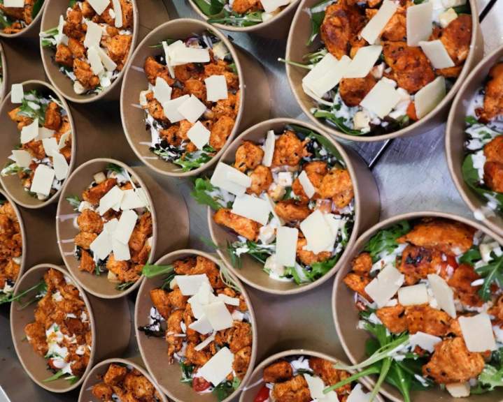 Bowls avec morceaux de poulet Montpellier